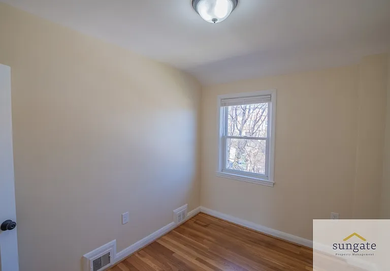 1444 Meridene Dr — Photo 29