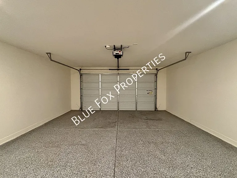 5536 Lazy Farm Dr — Photo 2
