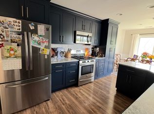 906 Thornwood Dr #906, St Charles, IL 60174