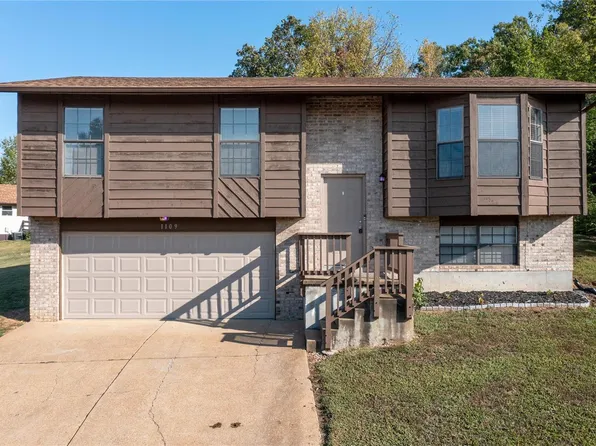 1109 Oregon Trails Dr, Imperial, MO 63052