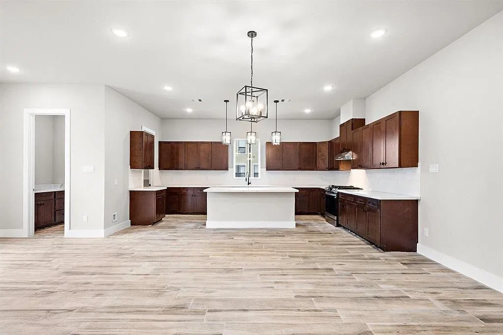 3 bed, 3.5 bath, 2312 sqft, $3,450 — Photo 1