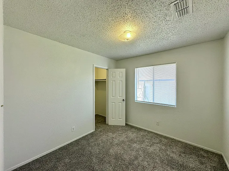 2105 Creekwood Dr — Photo 27