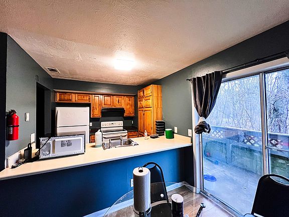 3rd image of 48 South Ave APT B