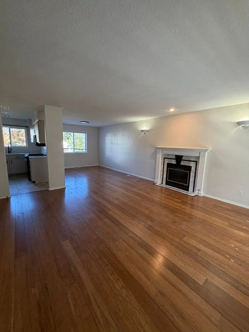 Lovely 3 bed 2.5 bath in Sherwood — Photo 2