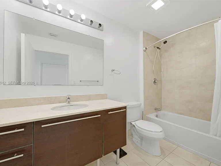 1900 N Bayshore Dr #2207 — Photo 8
