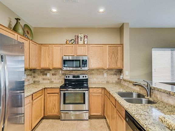 4th image of 3660 W Medinah Ct