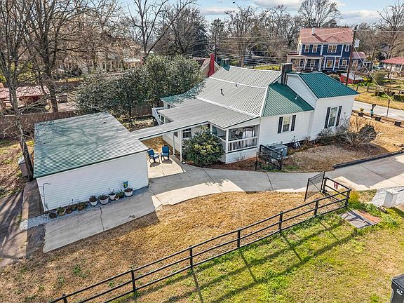 5th image of 178 Fairplay St