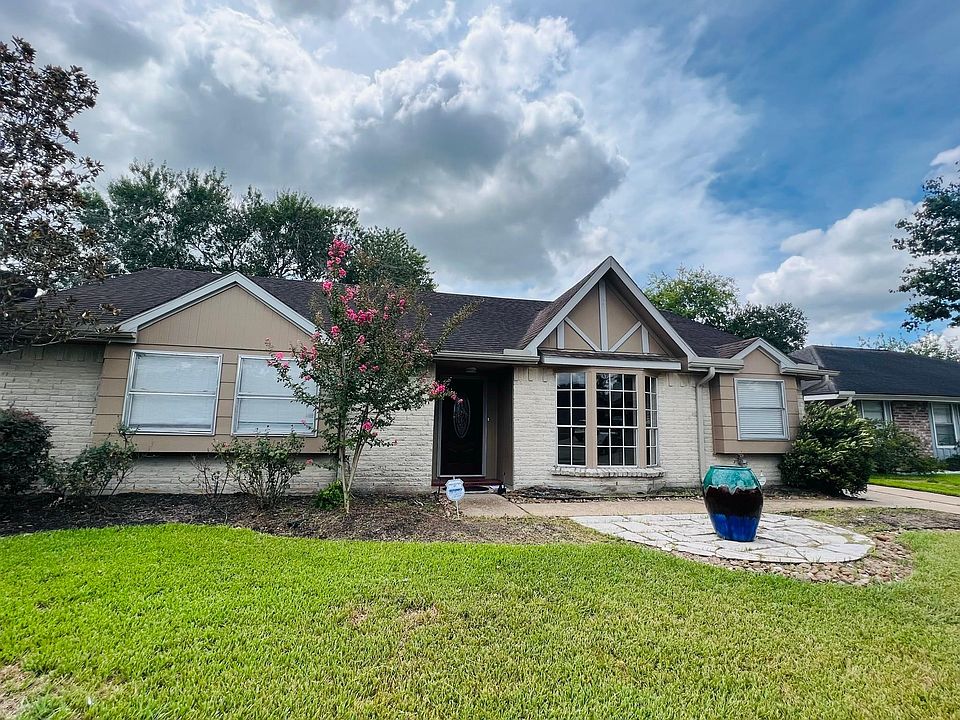 1st image of 7443 Bahia Ln