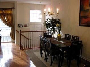 4 Tottenham Ct, Jersey City, NJ 07305