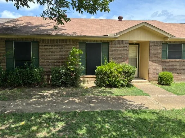 22 E Townhouse Ln #31, Grand Prairie, TX 75052