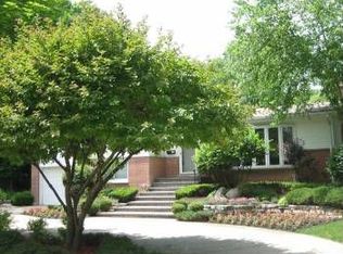 1300 Charing Cross Rd, Deerfield, IL 60015