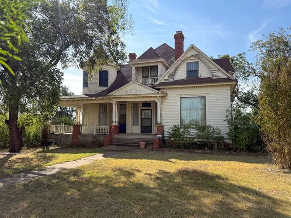 641 W 2nd St, Baird, TX 79504