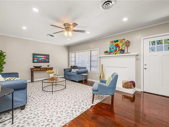 3rd image of 407 Corrine St