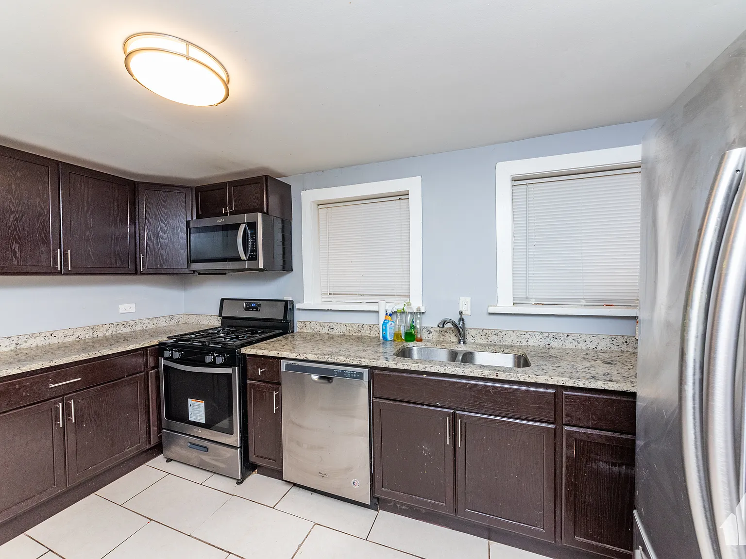 2 bed, 1.0 bath, $1,350 — Photo 3