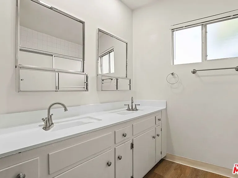15540 Moorpark St #8 — Photo 11