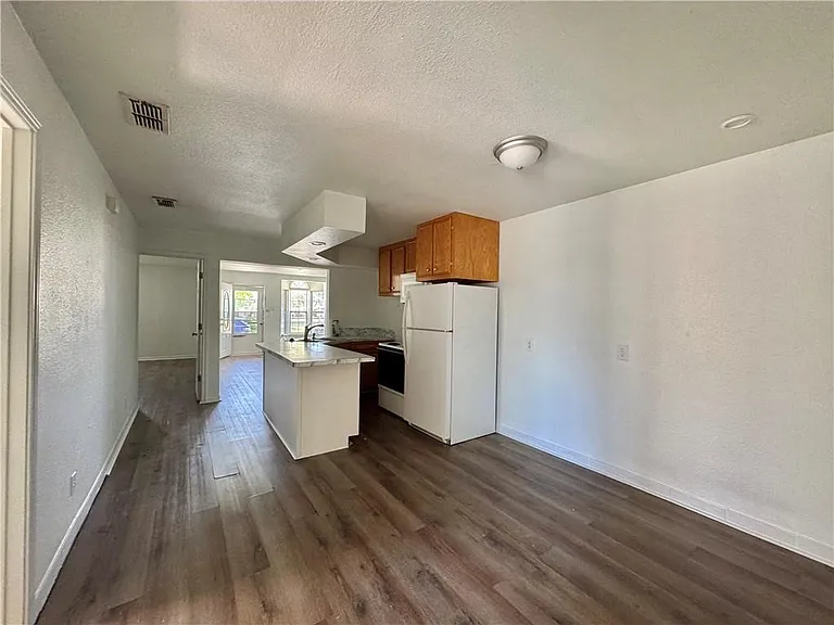 710 E C Ave — Photo 7