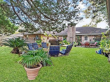 4th image of 8510 Braesdale Ln