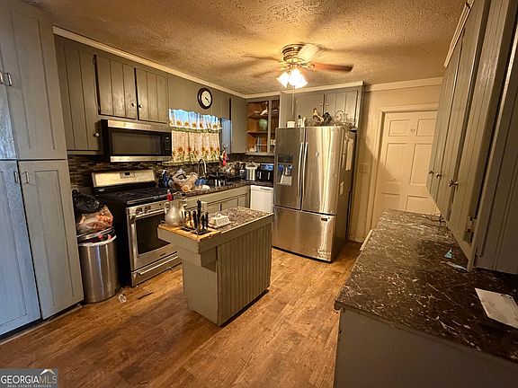 3rd image of 4183 Jade Dr