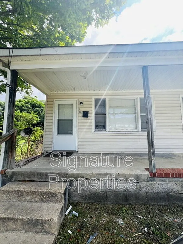 2 bed, 1.0 bath, $1,000 — Photo 1