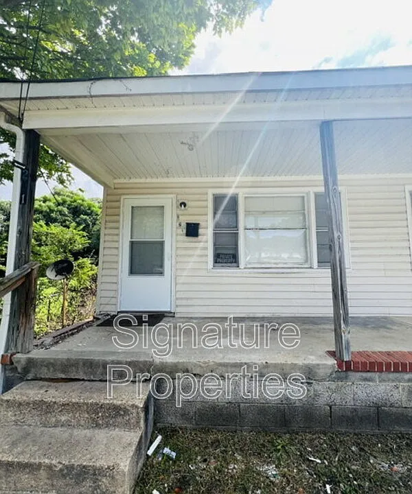 1221 Montgomery Ave