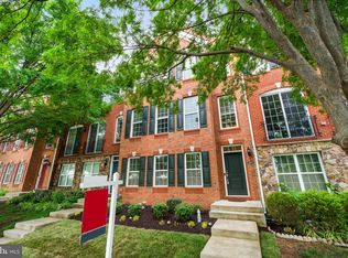 43009 Southview Manor Dr, Ashburn, VA 20148