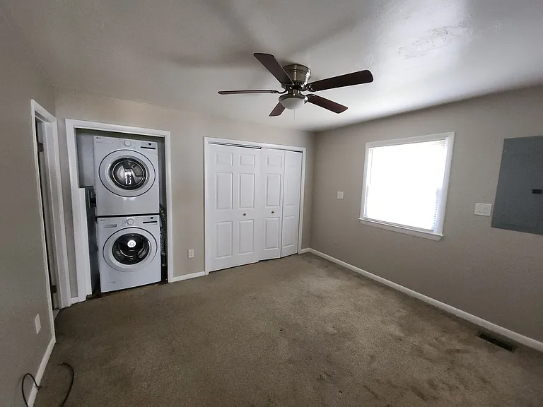 1331 Bayville St — Photo 33