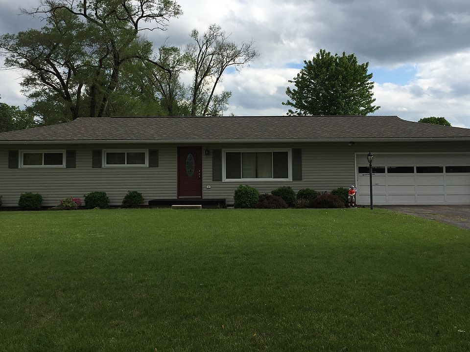 1st image of 2456 Center Dr