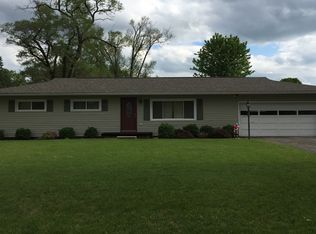 2456 Center Dr, Zanesville, OH 43701