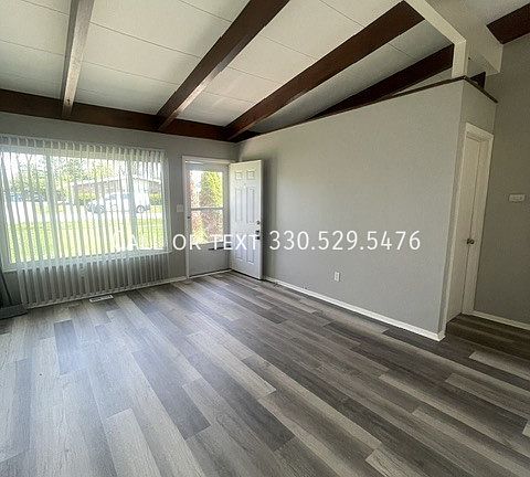 4th image of 883 Bryant Ave