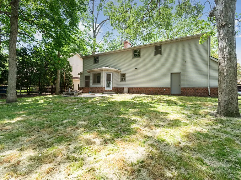 2410 Wealdstone Rd — Photo 57