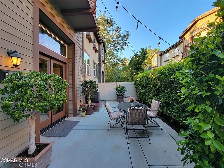 722 Tennis Club Ln — Photo 2