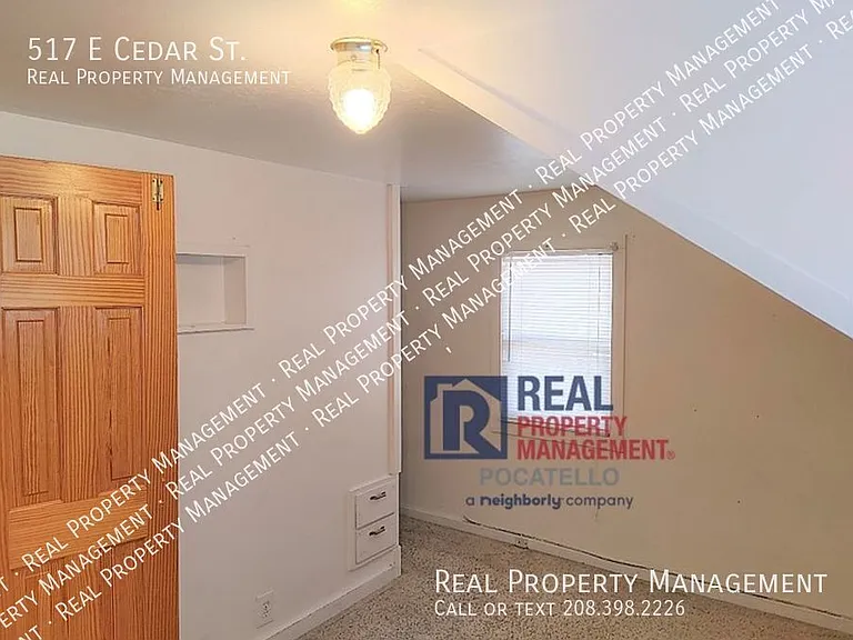 517 E Cedar St — Photo 11
