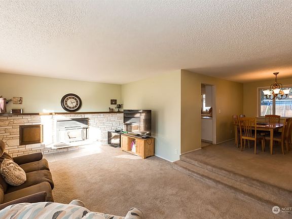 4th image of 14923 25th Avenue E