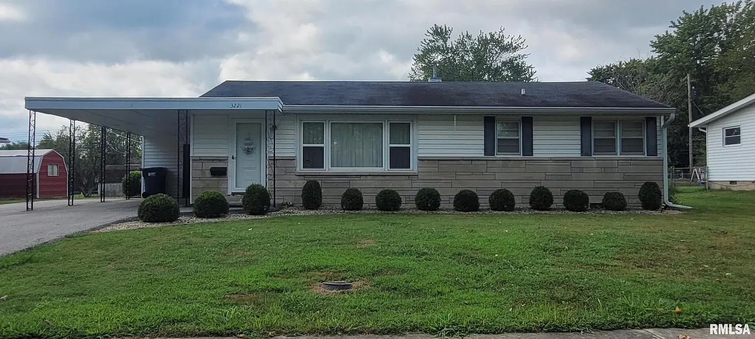 3221 Peach St photo 1