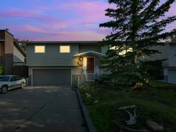 285 N 9th St SE, Three Hills, AB T0M 2A0