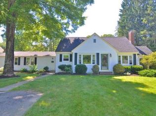 22 Ash St, Hopkinton, MA 01748