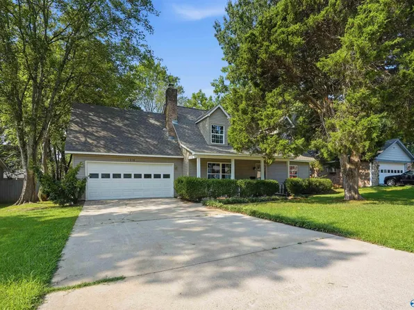 1016 Vicksburg Ln SE, Huntsville, AL 35803