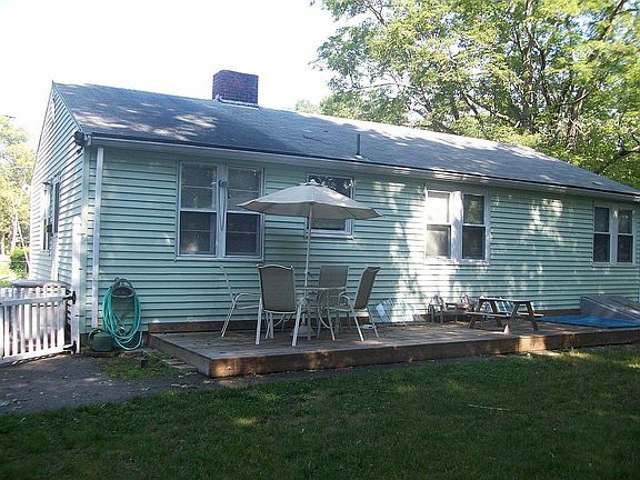 5th image of 27 Woodbine St