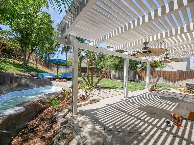 3476 Hawthorne Dr — Photo 19