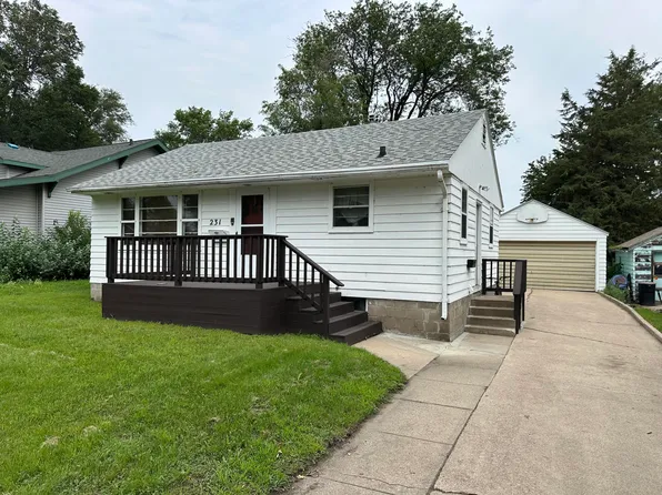 231 6th St NE, Huron, SD 57350