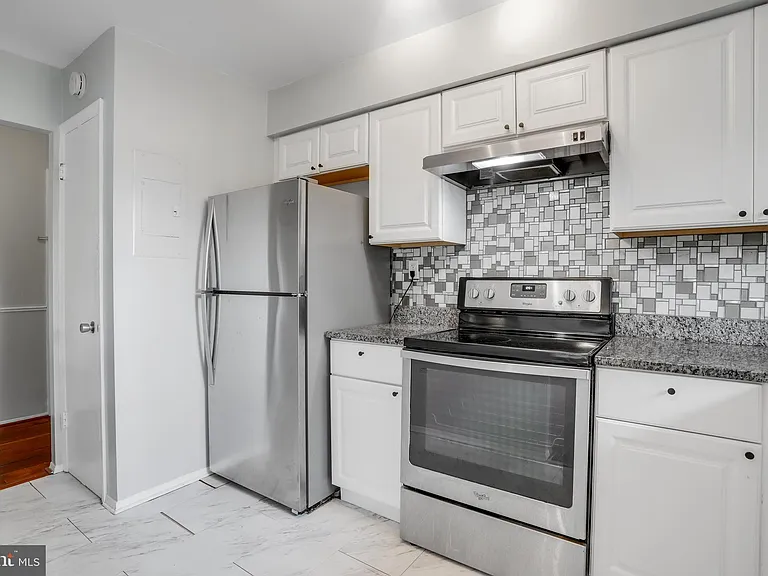 3240 S 28th St #303 — Photo 5