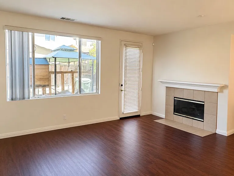 1765 Urbana Ln — Photo 5