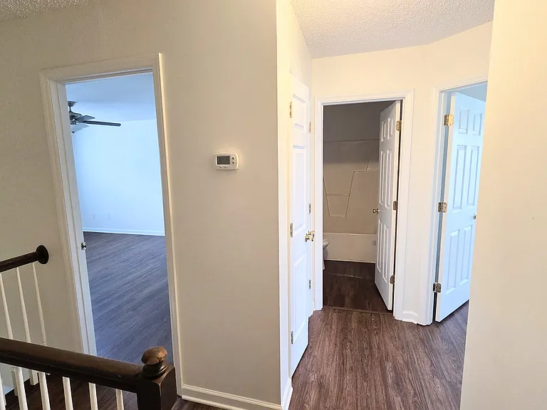 105 Wimbledon Ct — Photo 8