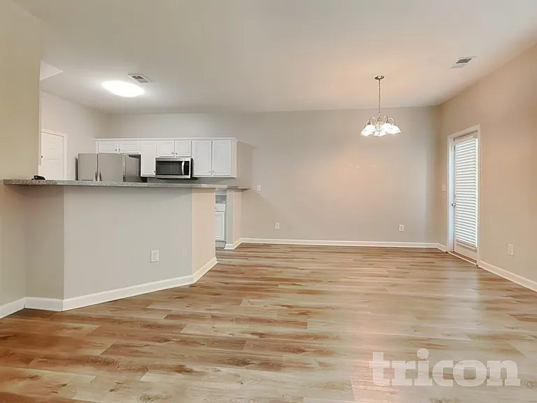 10 Carriage Hills Dr SE — Photo 3