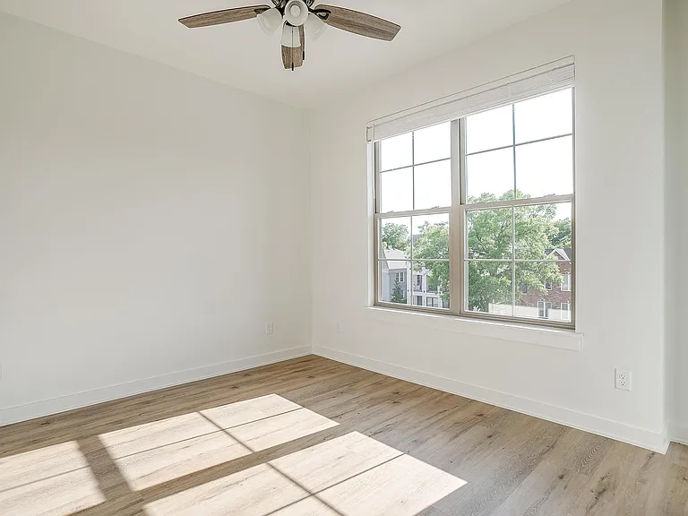 3223 S University Dr — Photo 21