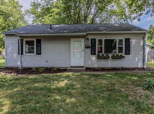 904 E Delaware Ave, Urbana, IL