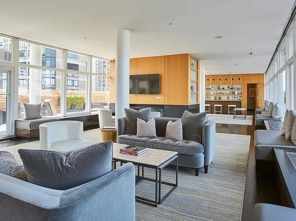 200 East 66th Street B1702 image 16 of 17