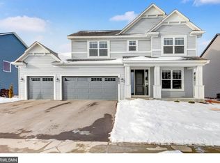 1416 Copper Hills Dr, Carver, MN 55315