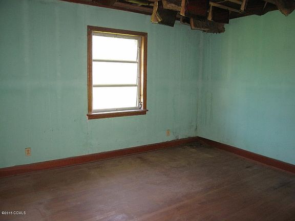 5th image of 445 Cape Lookout Dr