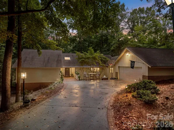 27 Timberidge Dr, Clover, SC 29710